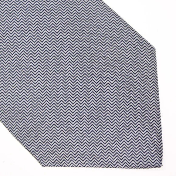 Drake's NWT Neck Tie in Blue & White Mini Chevron Pattern 100% Silk